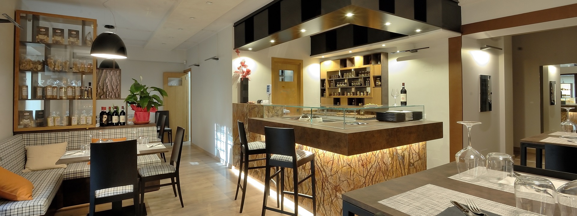 sala-ristorante-tuber-experience-campello